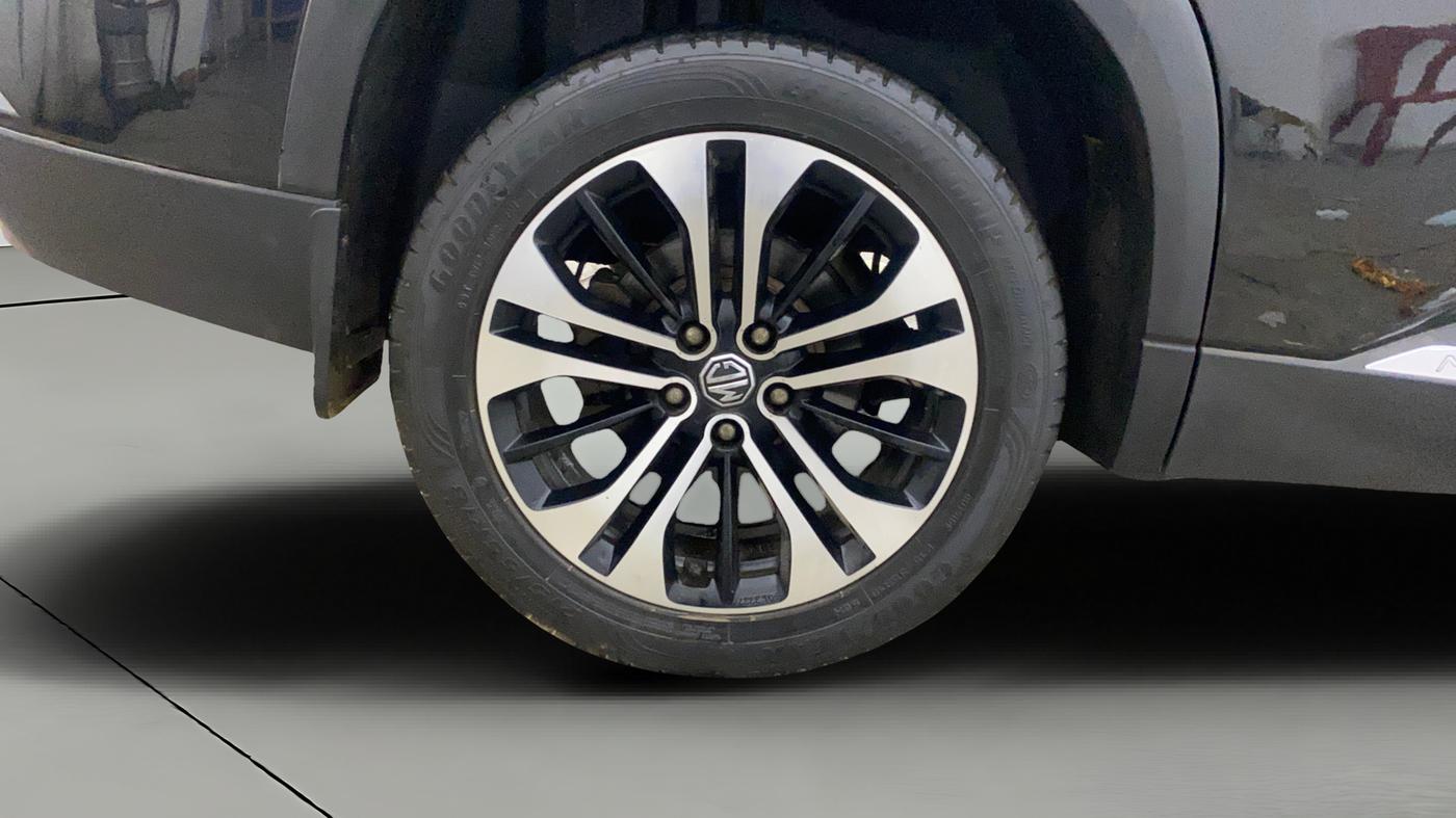 2021 MG HECTOR PLUS SHARP 2.0 DIESEL TURBO MT 6-STR, Diesel, Manual, 1,07,362 km, Right Rear Wheel