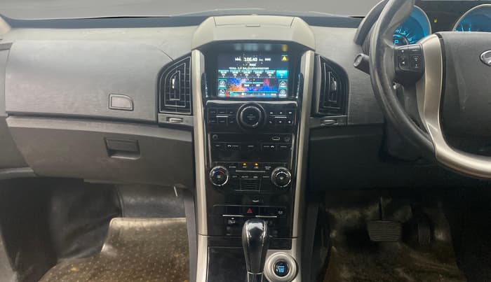 2020 Mahindra XUV500 W9 AT, Diesel, Automatic, 1,21,378 km, Air Conditioner