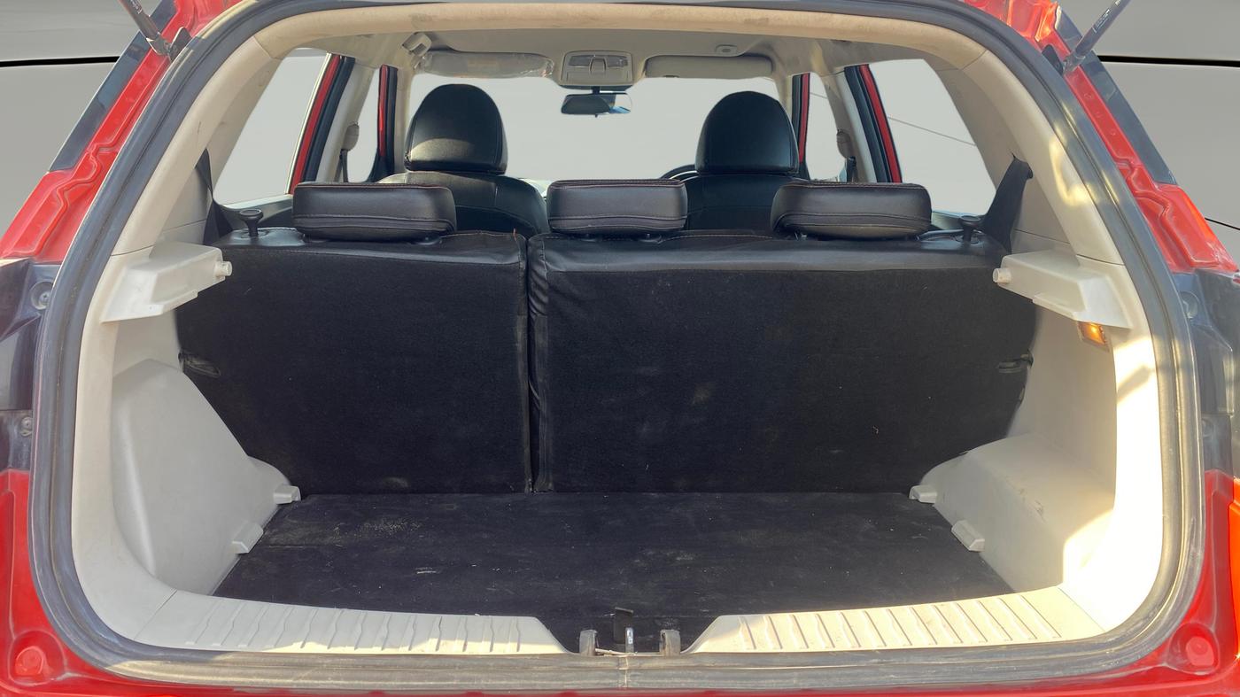 2020 Mahindra XUV300 W8 1.2 PETROL, Petrol, Manual, 31,803 km, Boot Open Zoomed View