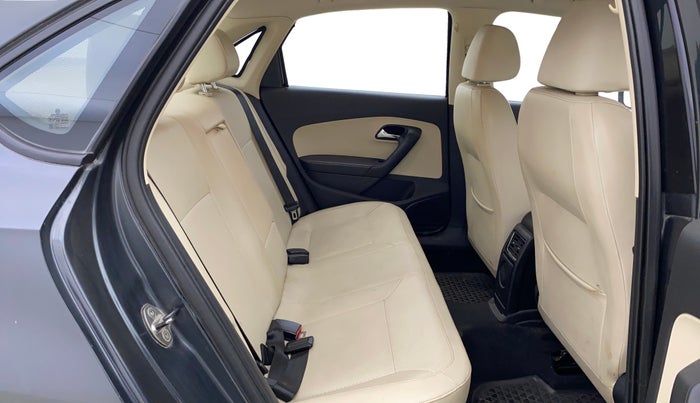 2017 Skoda Rapid STYLE 1.6 MPI AT, Petrol, Automatic, 78,050 km, Right Side Rear Door Cabin