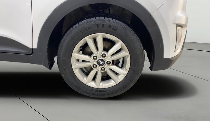 2016 Hyundai Creta SX PLUS 1.6 PETROL, Petrol, Manual, 1,19,371 km, Right Front Wheel