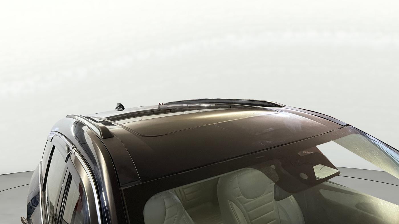 2022 Mahindra XUV700 AX 5 P AT 5 STR, Petrol, Automatic, 53,521 km, Roof