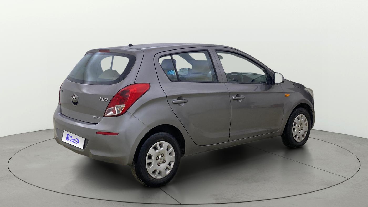 2013 Hyundai i20 MAGNA 1.2, Petrol, Manual, 1,43,751 km, Right Back Diagonal