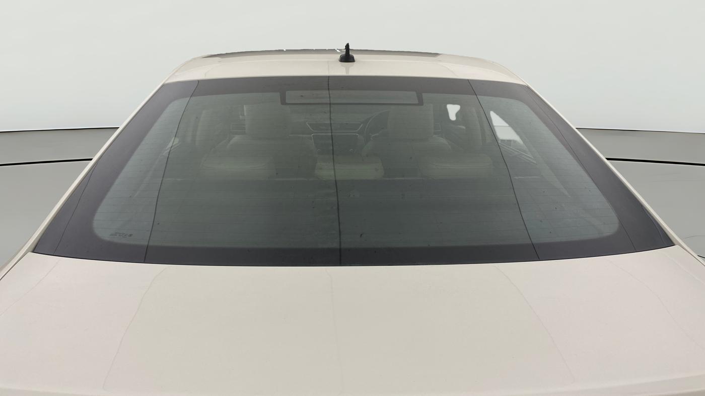2018 Skoda Superb STYLE 1.8 TSI MT, Petrol, Manual, 86,410 km, Rear Windshield