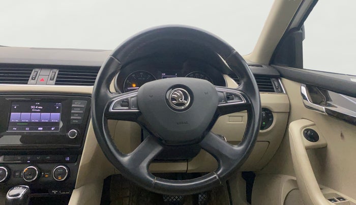 2015 Skoda Octavia ELEGANCE 1.8 TSI AT, Petrol, Automatic, 1,23,529 km, Steering Wheel Close Up