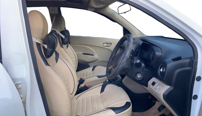 2019 Hyundai NEW SANTRO SPORTZ CNG, CNG, Manual, 60,561 km, Right Side Front Door Cabin