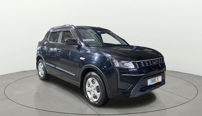 2023 Mahindra XUV300 W6 1.2 PETROL, Petrol, Manual, 8,518 km, SRP