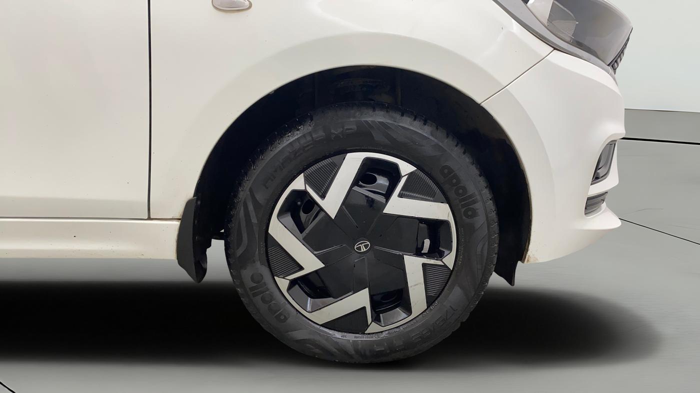 2025 Tata Tiago XM CNG, CNG, Manual, 18,190 km, Right Front Wheel