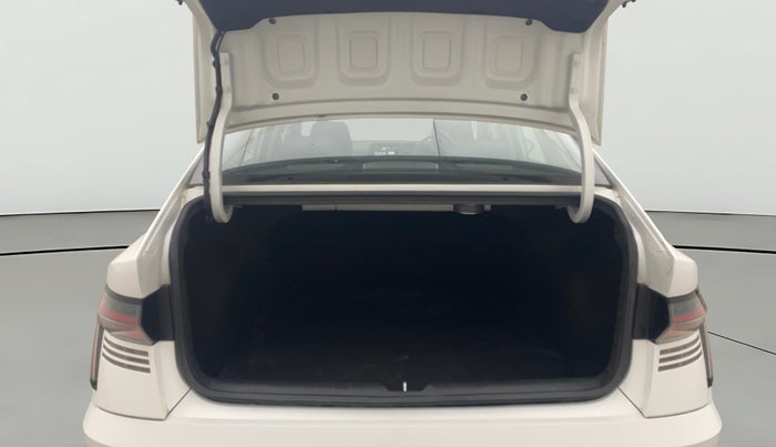 2024 Hyundai Verna SX (O) 1.5 TURBO PETROL DCT, Petrol, Automatic, 10,808 km, Boot Open Zoomed View