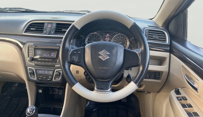 2017 Maruti Ciaz VXI+, CNG, Manual, 1,19,601 km, Steering Wheel Close Up