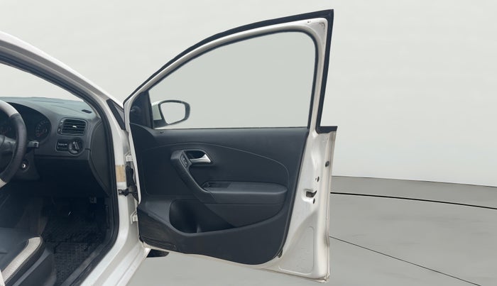 2019 Volkswagen Ameo TRENDLINE 1.5L, Diesel, Manual, 1,00,303 km, RHS Front Door