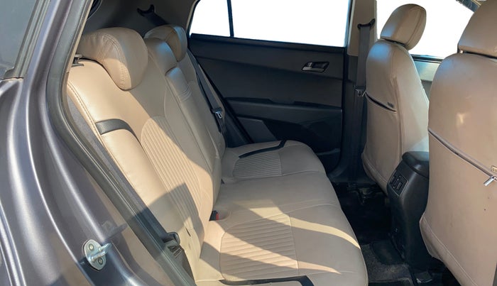 2016 Hyundai Creta SX PLUS 1.6 DIESEL, Diesel, Manual, 82,000 km, Right Side Rear Door Cabin