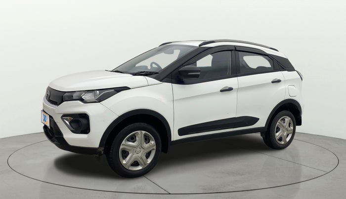 2023 Tata NEXON XMA SUNROOF PETROL, Petrol, Automatic, 36,089 km, Left Front Diagonal