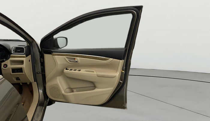 2020 Maruti Ciaz ALPHA 1.5 SHVS PETROL, Petrol, Manual, 60,555 km, RHS Front Door