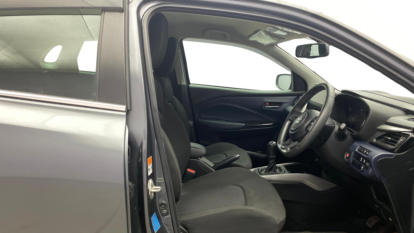 2024 Maruti Baleno ALPHA PETROL 1.2, Petrol, Manual, 17,663 km, Right Side Front Door Cabin