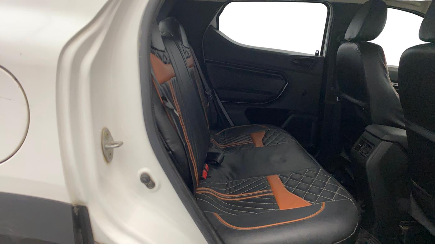 2021 Renault Kiger RXL MT, Petrol, Manual, 24,523 km, Third Seat Row ( optional )