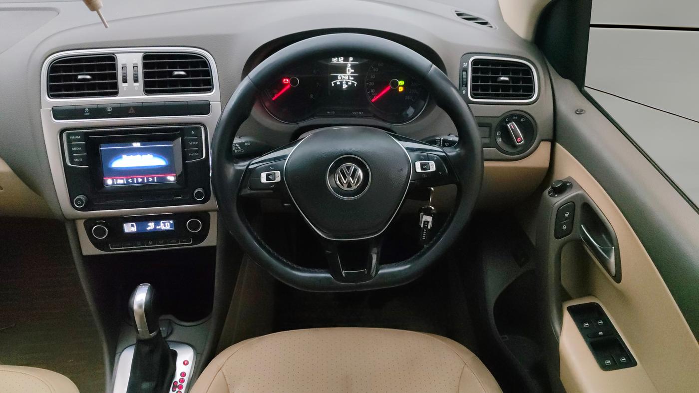 2017 Volkswagen Vento HIGHLINE PLUS 1.2 AT 16 ALLOY, Petrol, Automatic, 11,200 km, Steering Wheel Close Up