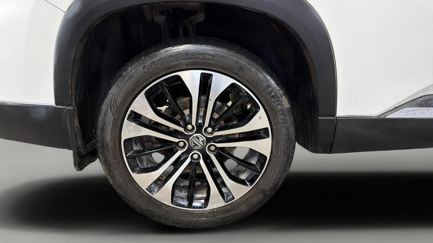 2023 MG HECTOR PLUS SHARP PRO 2.0 TURBO DIESEL 7 STR, Diesel, Manual, 49,348 km, Right Rear Wheel