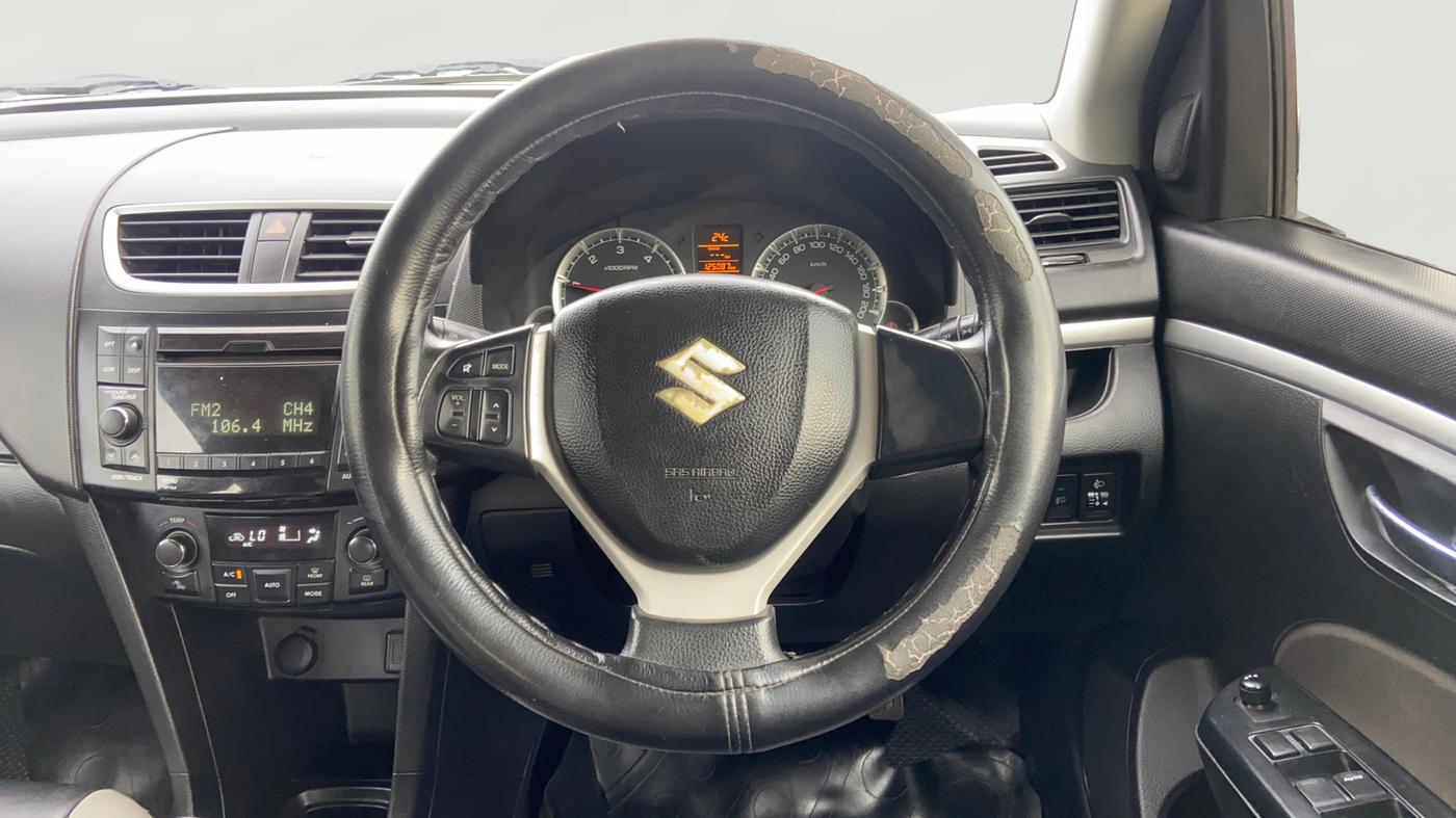 2014 Maruti Swift ZDI, Diesel, Manual, 1,25,070 km, Steering Wheel Close Up