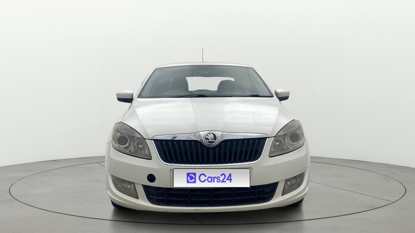 2015 Skoda Rapid 1.5 TDI CR ELEGANCE AT, Diesel, Automatic, 1,18,712 km, Front