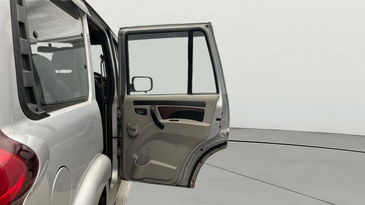 2021 Mahindra Scorpio S5, Diesel, Manual, 91,345 km, RHS Rear Door