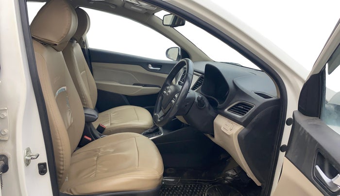 2018 Hyundai Verna 1.6 CRDI SX + AT, Diesel, Automatic, 1,01,963 km, Right Side Front Door Cabin