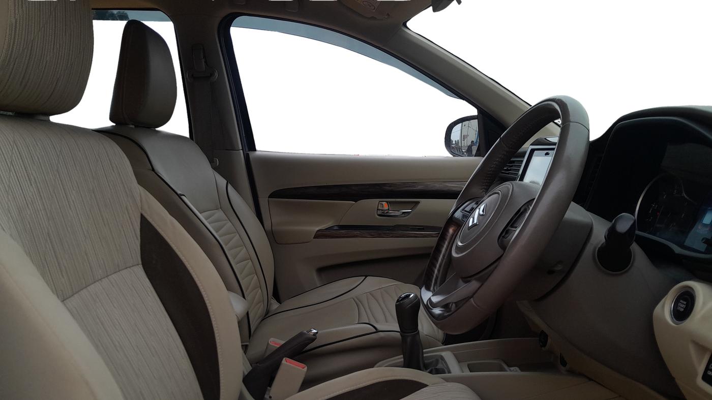 2020 Maruti Ertiga ZXI+ SHVS, Petrol, Manual, 42,160 km, Right Side Front Door Cabin