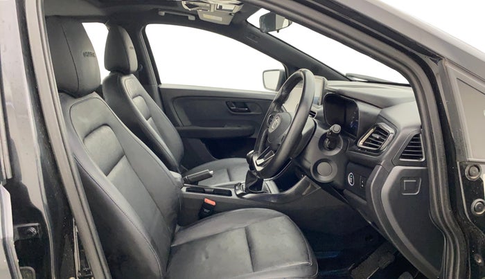 2023 Tata ALTROZ  XZ PLUS (S) DARK EDITION , Diesel, Manual, 23,254 km, Right Side Front Door Cabin