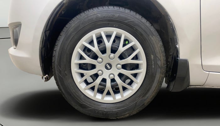 2013 Maruti Swift VXI, Petrol, Manual, 94,966 km, Left Front Wheel