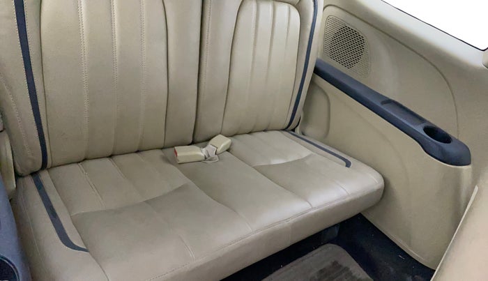 2014 Honda Mobilio 1.5L I-VTEC V, Petrol, Manual, 1,09,732 km, Third Seat Row ( optional )