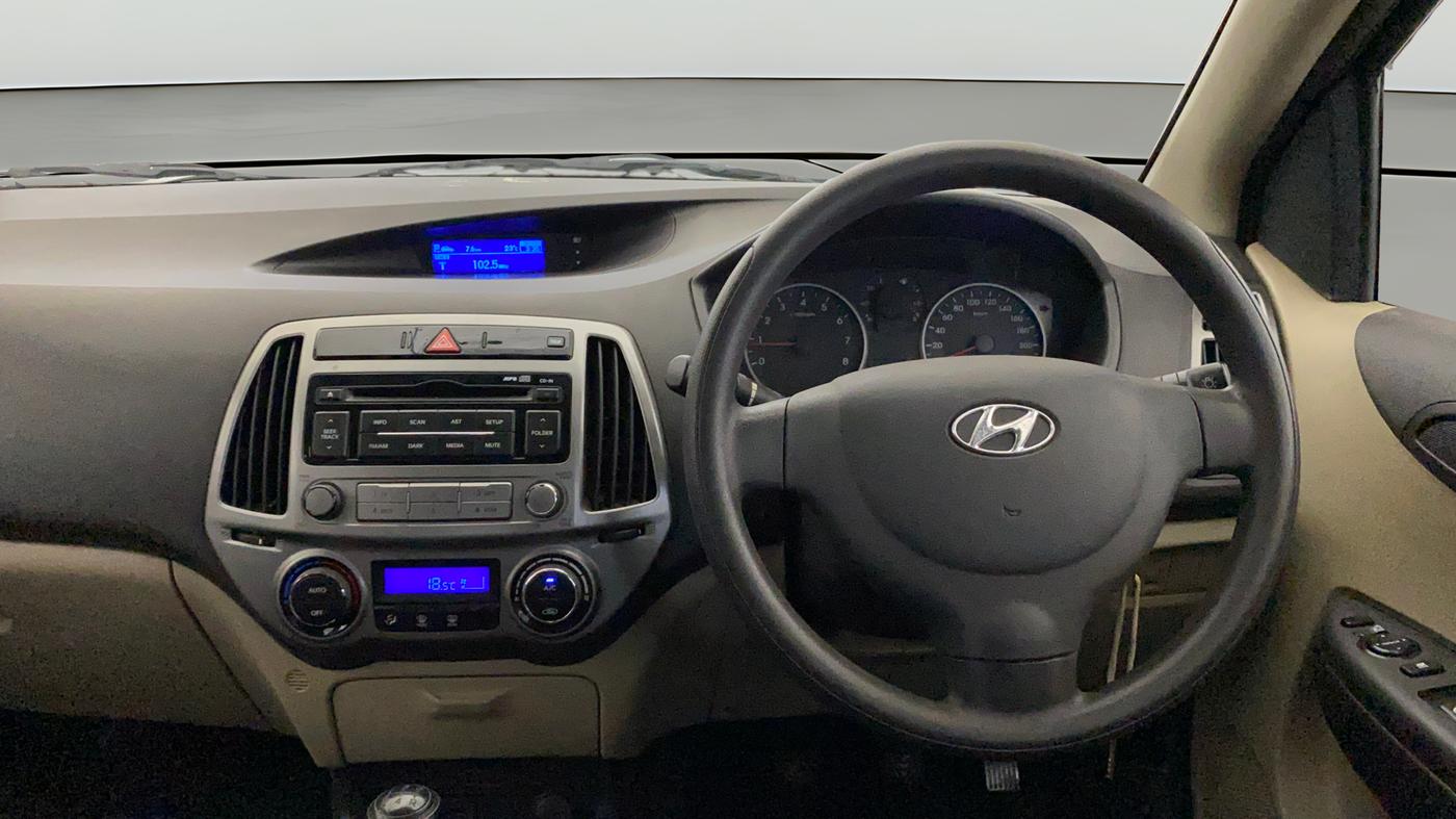 2014 Hyundai i20 MAGNA 1.2, Petrol, Manual, 58,604 km, Steering Wheel Close Up