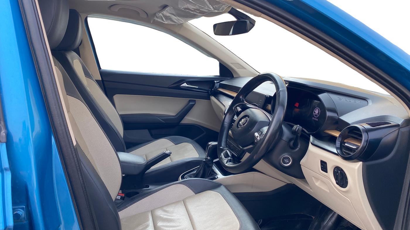 2022 Skoda SLAVIA STYLE 1.0L TSI AT, Petrol, Automatic, 40,509 km, Right Side Front Door Cabin