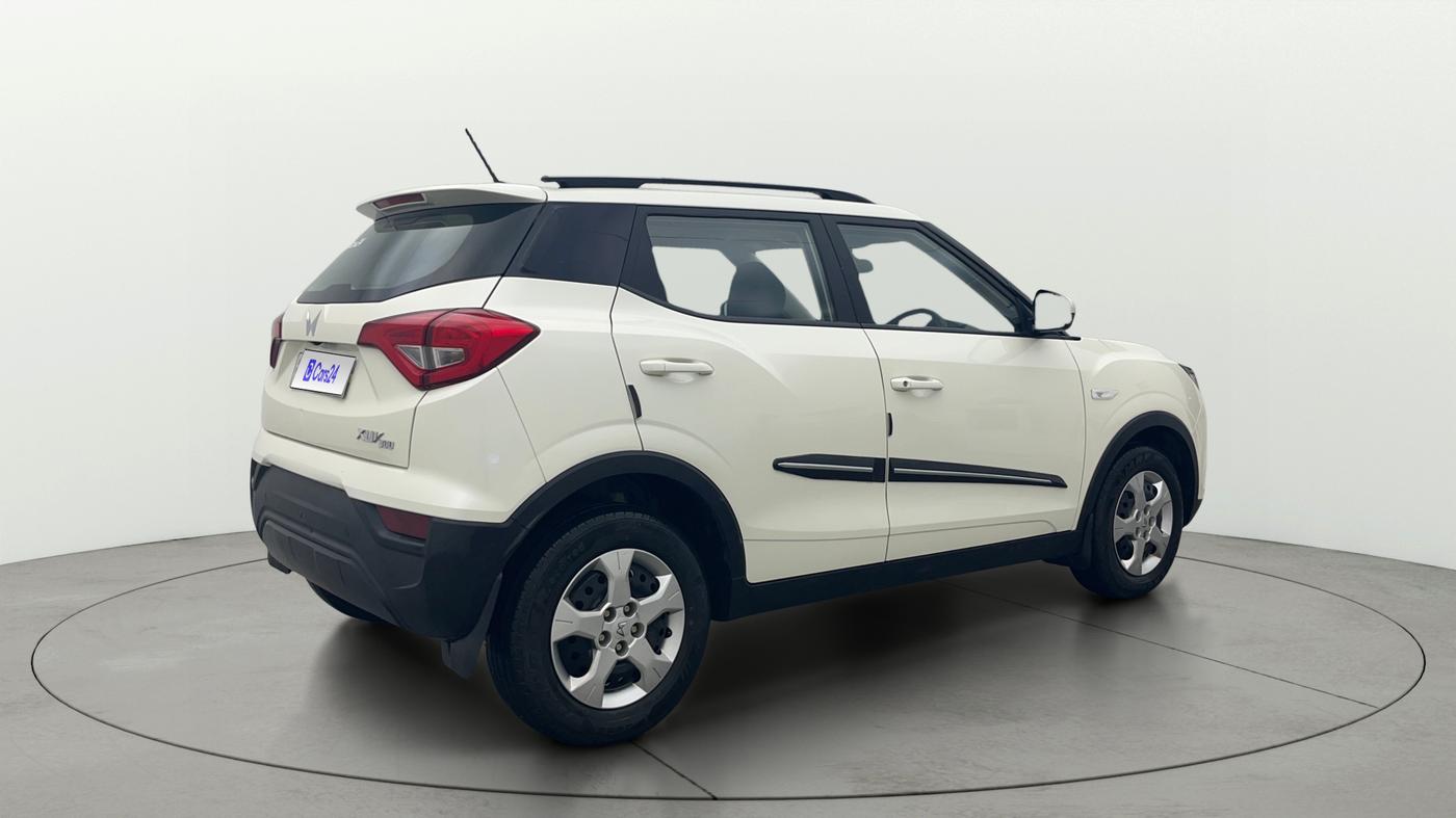 2022 Mahindra XUV300 W6 1.2 PETROL, Petrol, Manual, 20,824 km, Right Back Diagonal