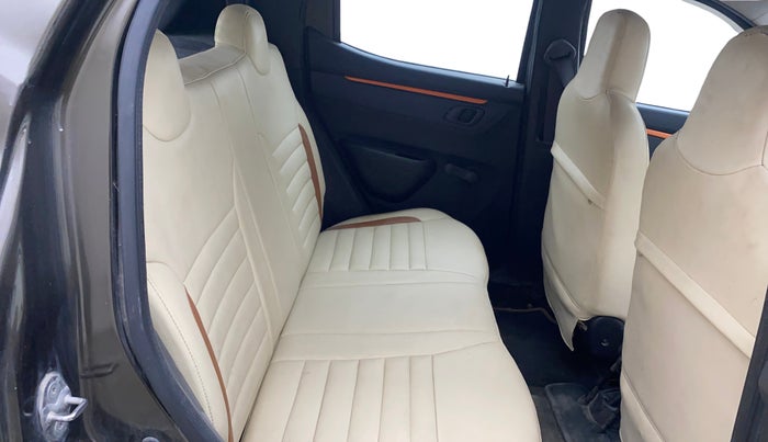 2017 Renault Kwid CLIMBER 1.0 AMT, Petrol, Automatic, 33,884 km, Right Side Rear Door Cabin