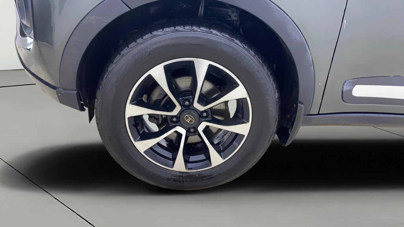 2021 Tata NEXON XZ PLUS DIESEL, Diesel, Manual, 1,29,954 km, Left Front Wheel