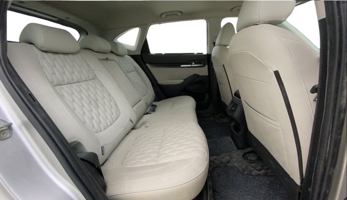 2022 KIA SELTOS HTX 1.5 DIESEL AT, Diesel, Automatic, 61,079 km, Right Side Rear Door Cabin