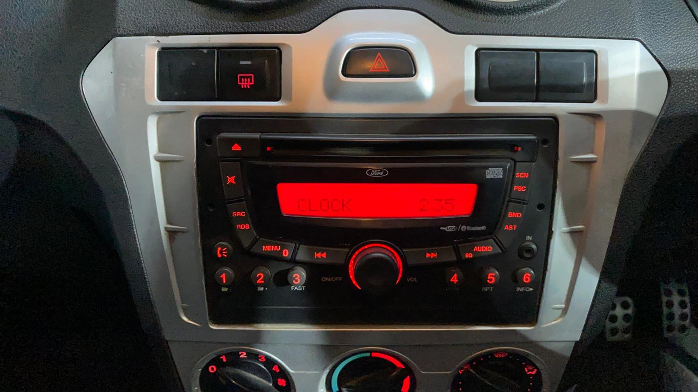 2014 Ford Figo TITANIUM 1.4 DIESEL, Diesel, Manual, 83,828 km, Air Conditioner