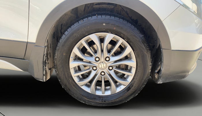 2017 Maruti S Cross ZETA 1.3, Diesel, Manual, 1,04,178 km, Right Front Wheel