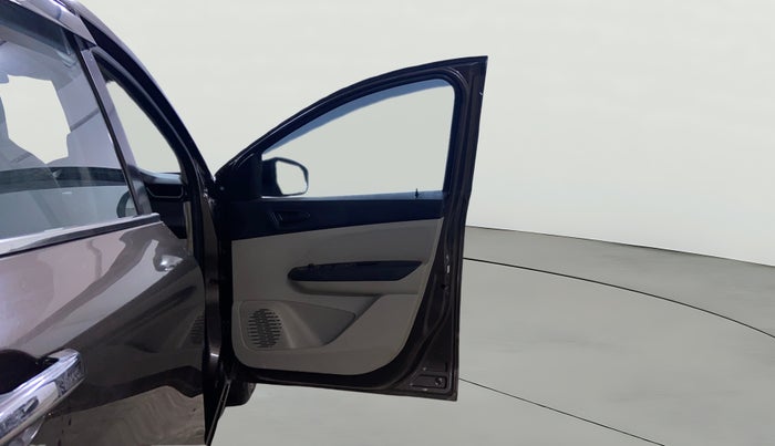 2022 Renault TRIBER RXT AMT, Petrol, Automatic, 44,102 km, RHS Front Door