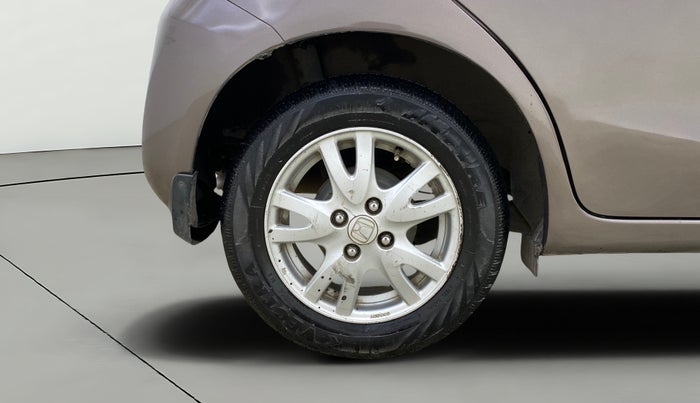 2014 Honda Brio VX MT, Petrol, Manual, 45,927 km, Right Rear Wheel