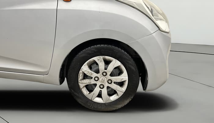 2014 Hyundai Eon SPORTZ, Petrol, Manual, 68,433 km, Right Front Wheel