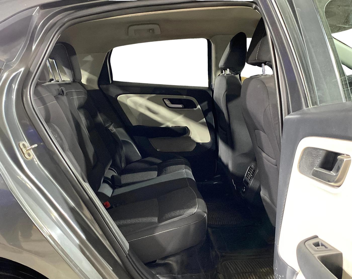 2023 Tata ALTROZ XZA, Petrol, Automatic, 44,510 km, Right Side Rear Door Cabin