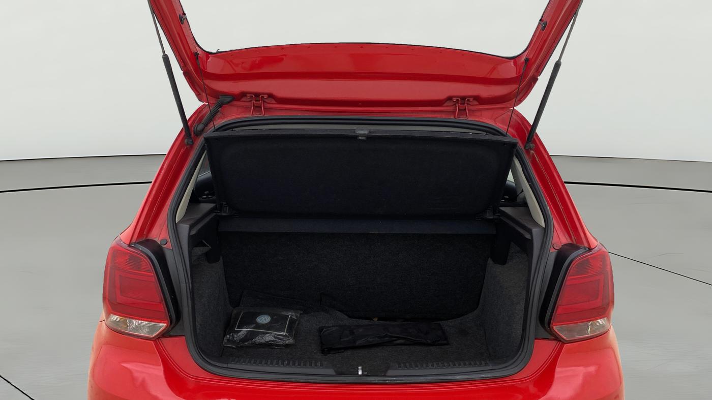2015 Volkswagen Polo COMFORTLINE 1.2L, Petrol, Manual, 1,36,870 km, Boot Open Zoomed View