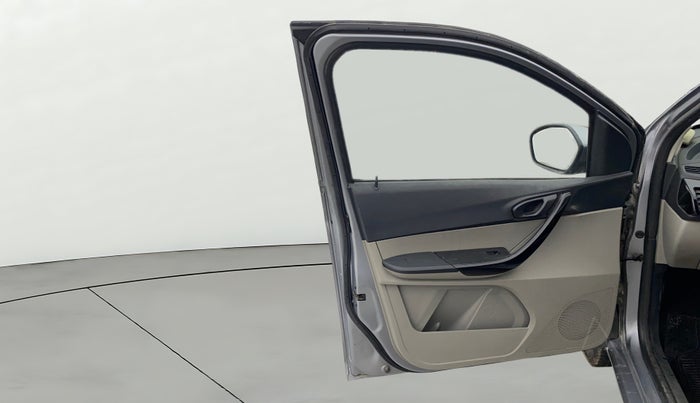 2018 Tata Tiago XT PETROL, Petrol, Manual, 66,197 km, LHS Front Door