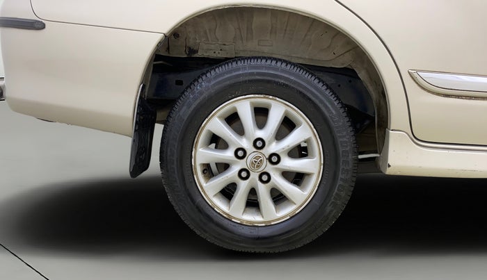 2014 Toyota Innova 2.5 VX 8 STR, Diesel, Manual, 79,175 km, Right Rear Wheel