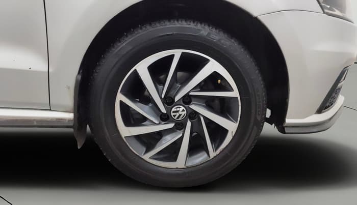 2021 Volkswagen Polo COMFORTLINE 1.0L TSI, Petrol, Manual, 1,09,376 km, Right Front Wheel