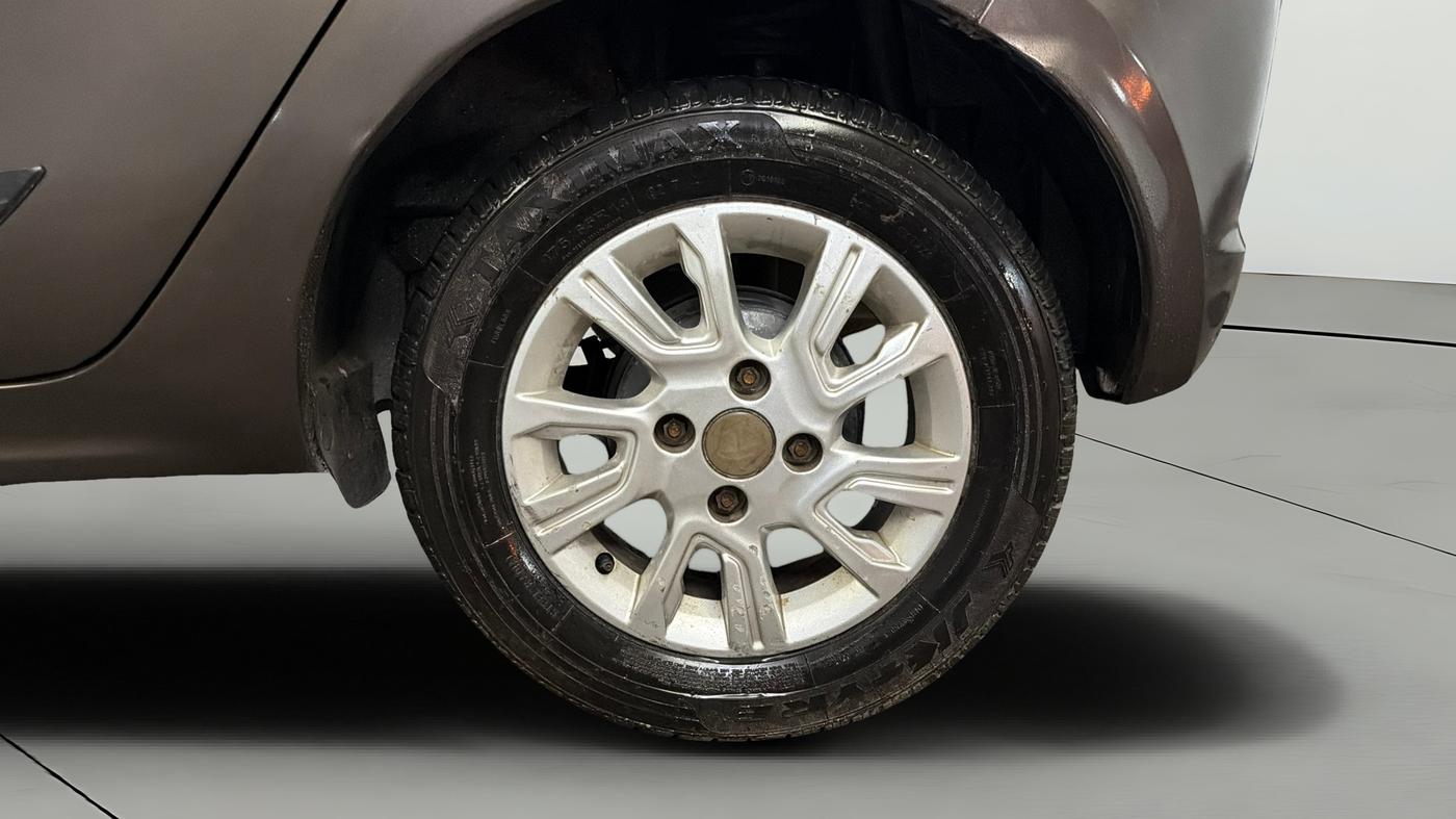 2018 Tata Tiago XZ PETROL, Petrol, Manual, 90,927 km, Left Rear Wheel