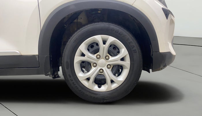 2023 KIA SONET HTE 1.2, Petrol, Manual, 20,761 km, Right Front Wheel