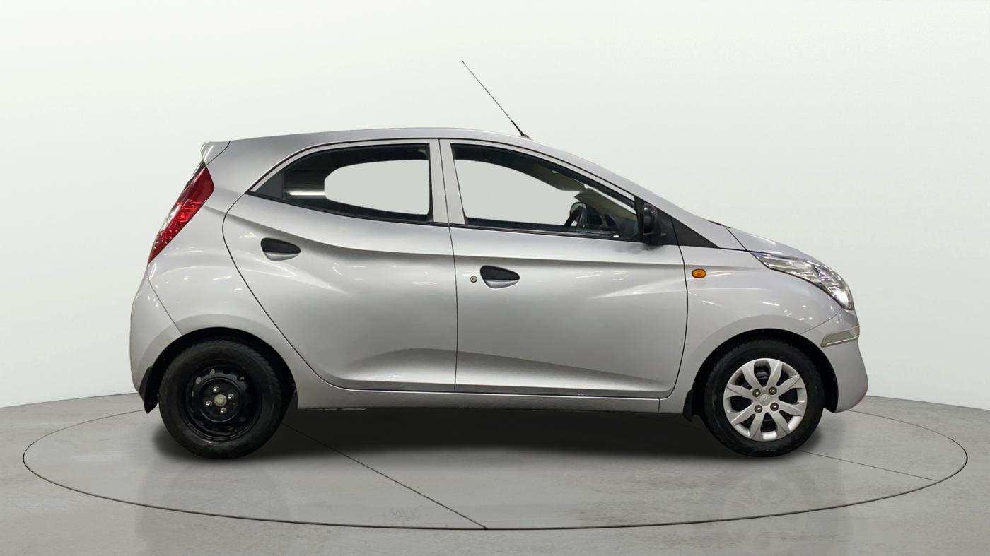 2014 Hyundai Eon MAGNA +, Petrol, Manual, 14,123 km, Right Side View