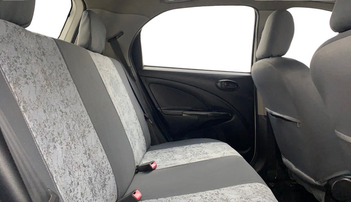 2014 Toyota Etios CROSS 1.2 G, Petrol, Manual, 70,160 km, Right Side Rear Door Cabin